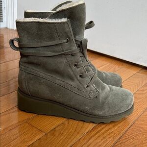 BearPaw Women's Lace Up Boots - Olive Green